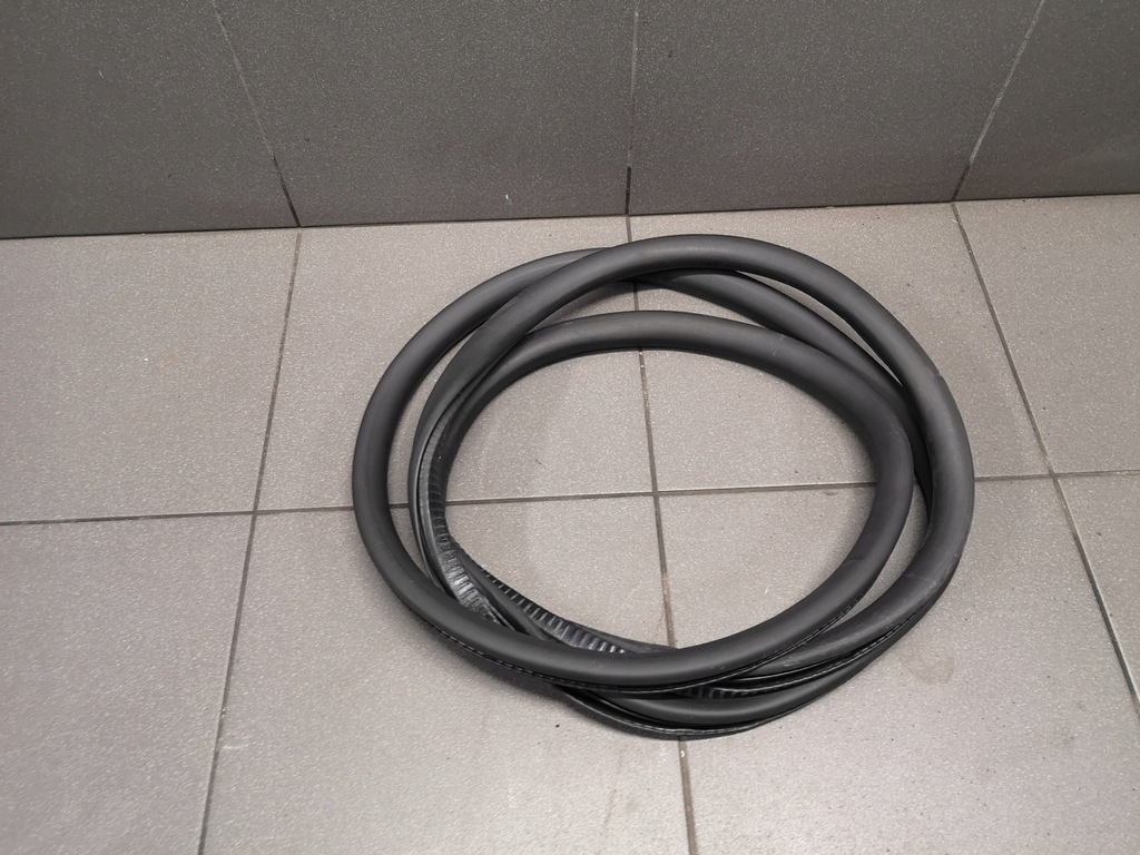 фото №1, Прокладка двері правий задня audi a8 d3 long