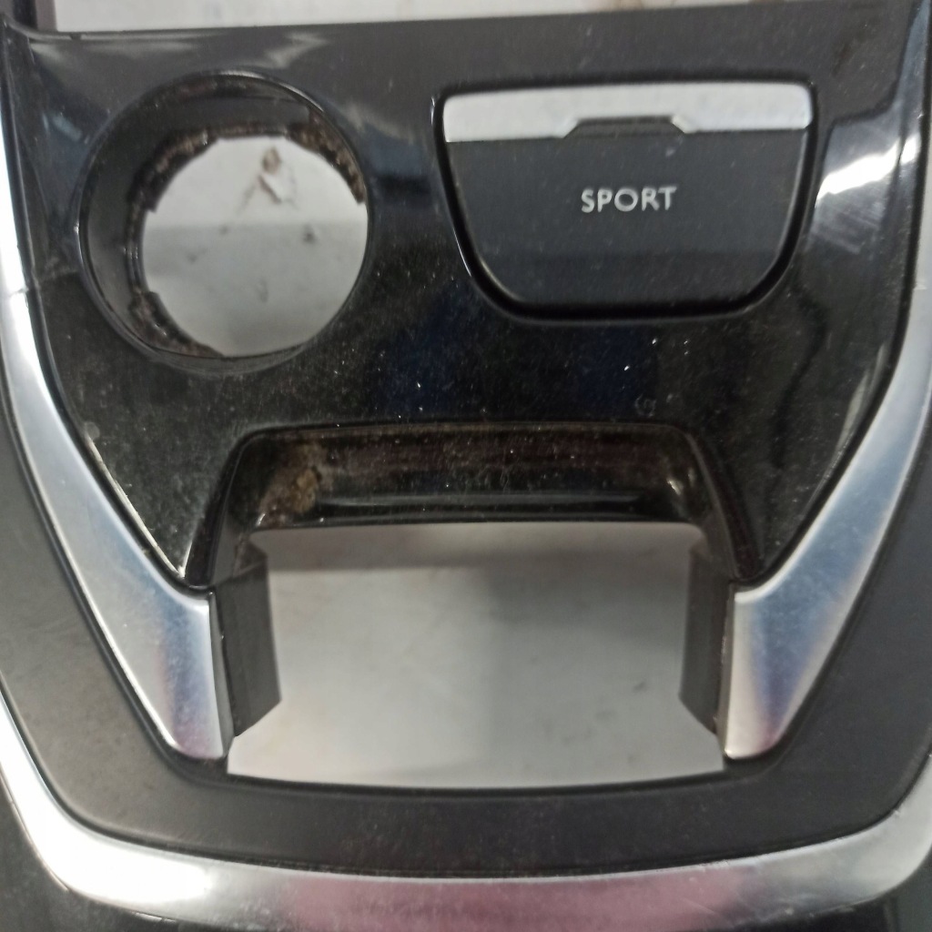 Peugeot 308 t9 декоративная  консоли центральной 98088089xu в Украине