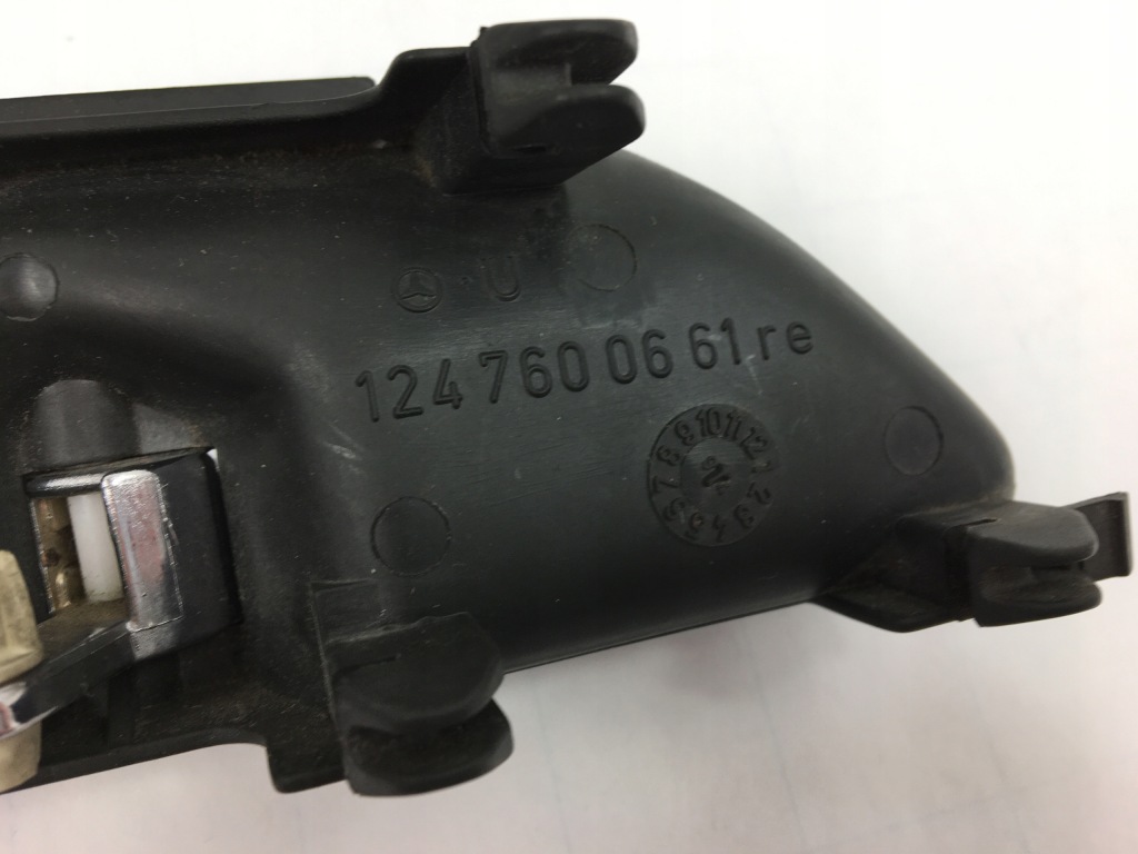 Ручка дверь пассажира правый внутренняя mercedes w124 купе кабриолет  1247600661 Киев