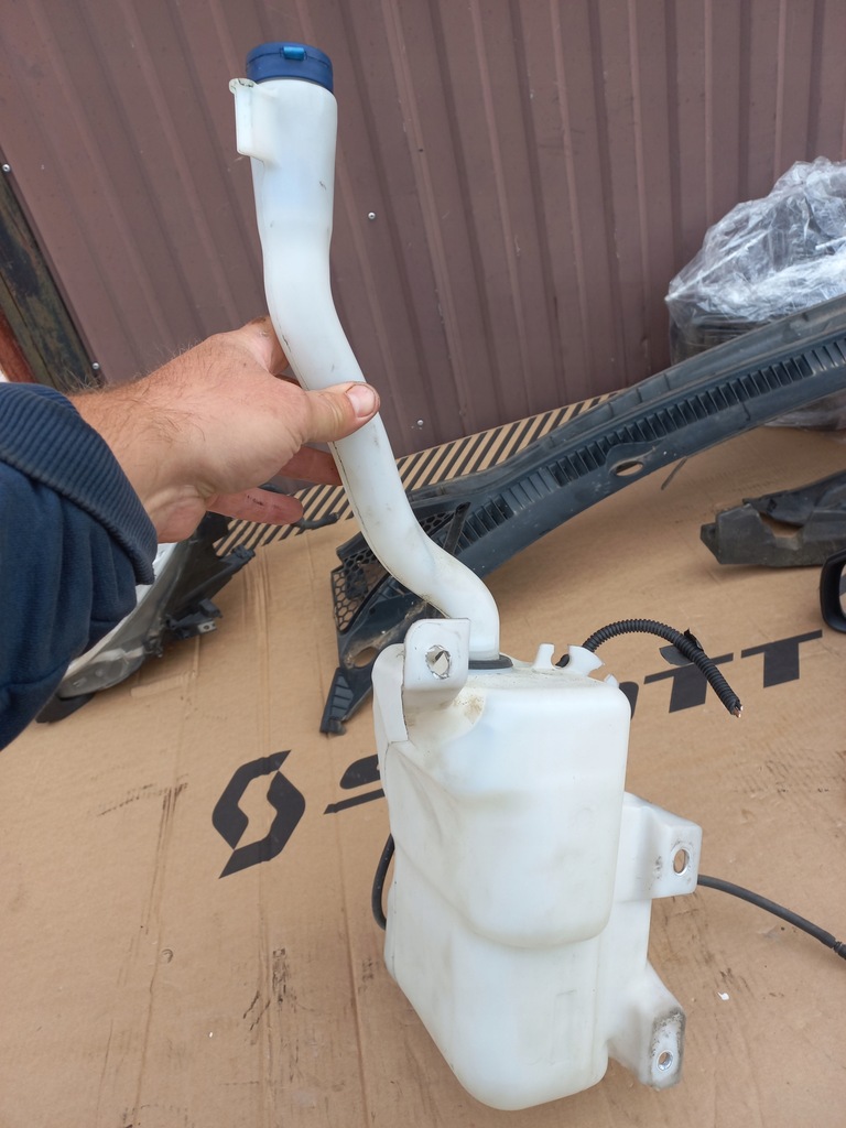 фото №1, Alfa giuletta бачок омивача ксенон