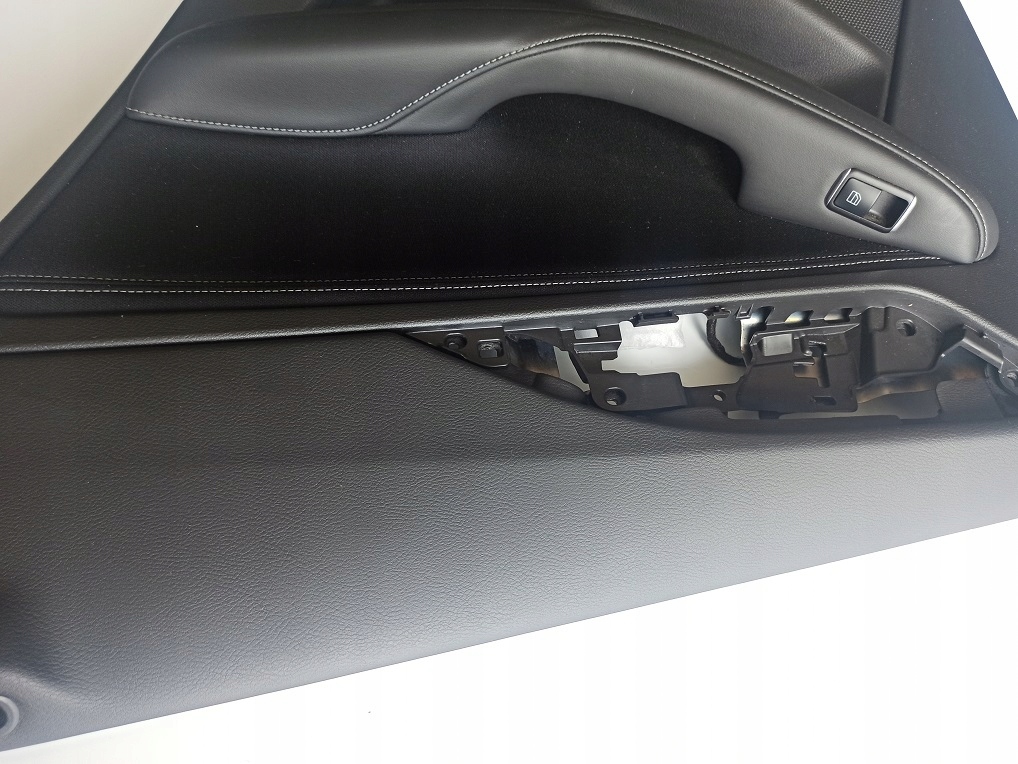 фото №2, Infiniti q30 обивка обшивка дверь правый задняя