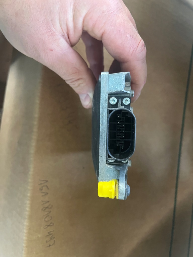 Audi a4 a5 q5 ассистент поперечина радар правая  задний 8t0907566b в Украине