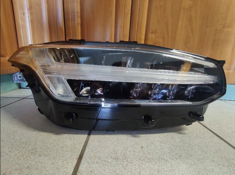 Фара передняя перед перед volvo xc90 2 рестайлинг  19- full led 32228297 Киев