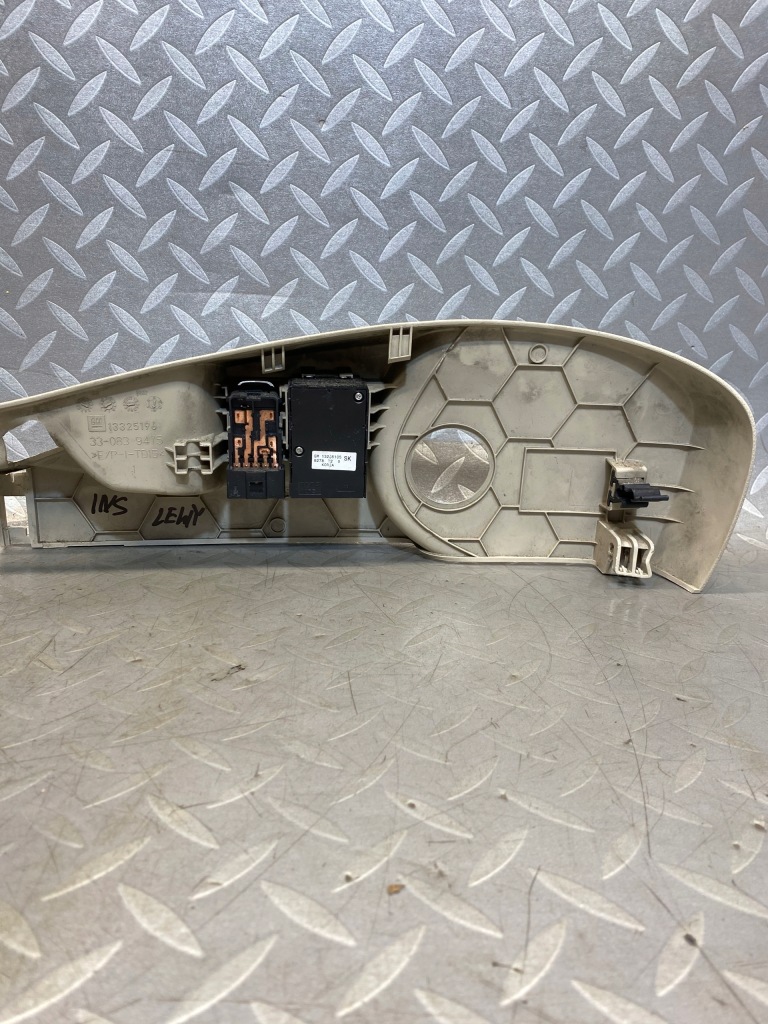 Корпус пластик сиденье левая opel insignia a бежевая 13325196 Недорого