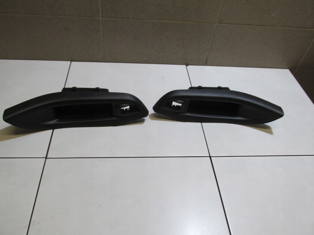 фото №1, Рамка ручка оббивка двері задня focus mk3