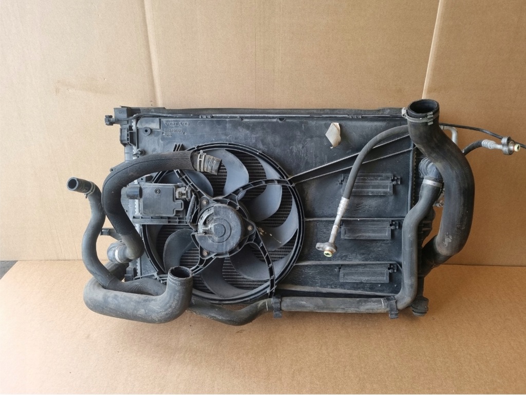 фото №1, Volvo v40 комплект радиатор вентилятор радиатор