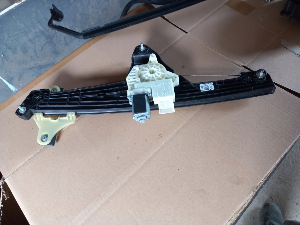 фото №1, Renault clio v підйомник моторчик лівий