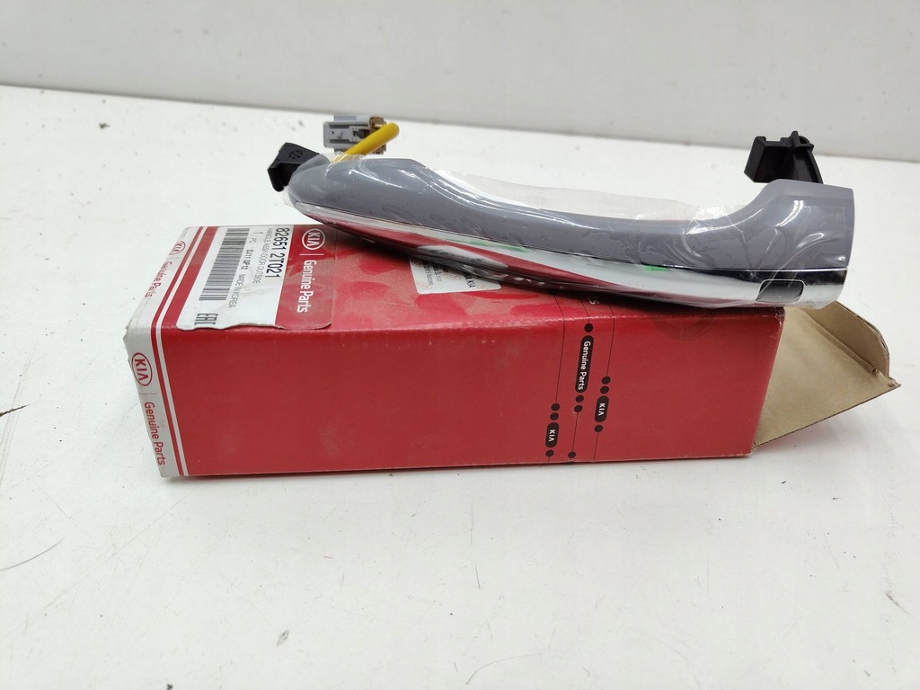 фото №1, Kia optima hybrid ручка наружная nowa оригинал 826512t021