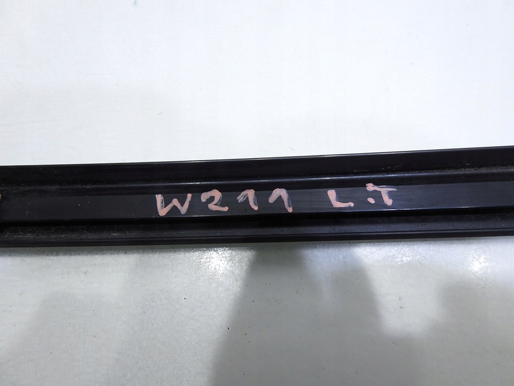 фото №6, Молдинг ущільнювач лівий задня mercedes w211