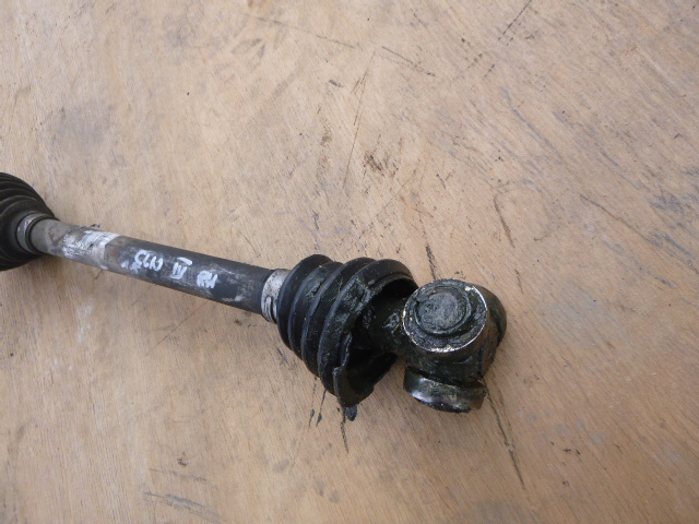 фото №2, Приводной вал правая 391008239r renault clio iv 1.5 dci