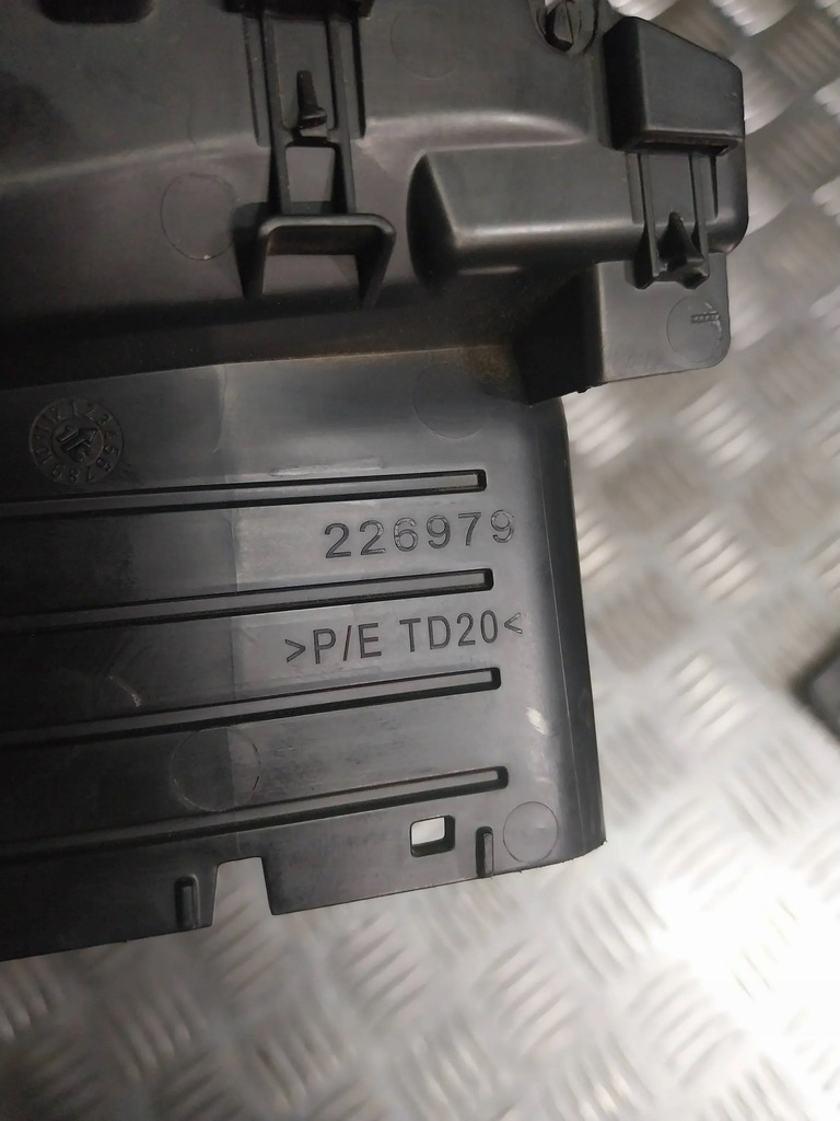 фото №5, Opel vivaro 2016 226979 ґрати обдув