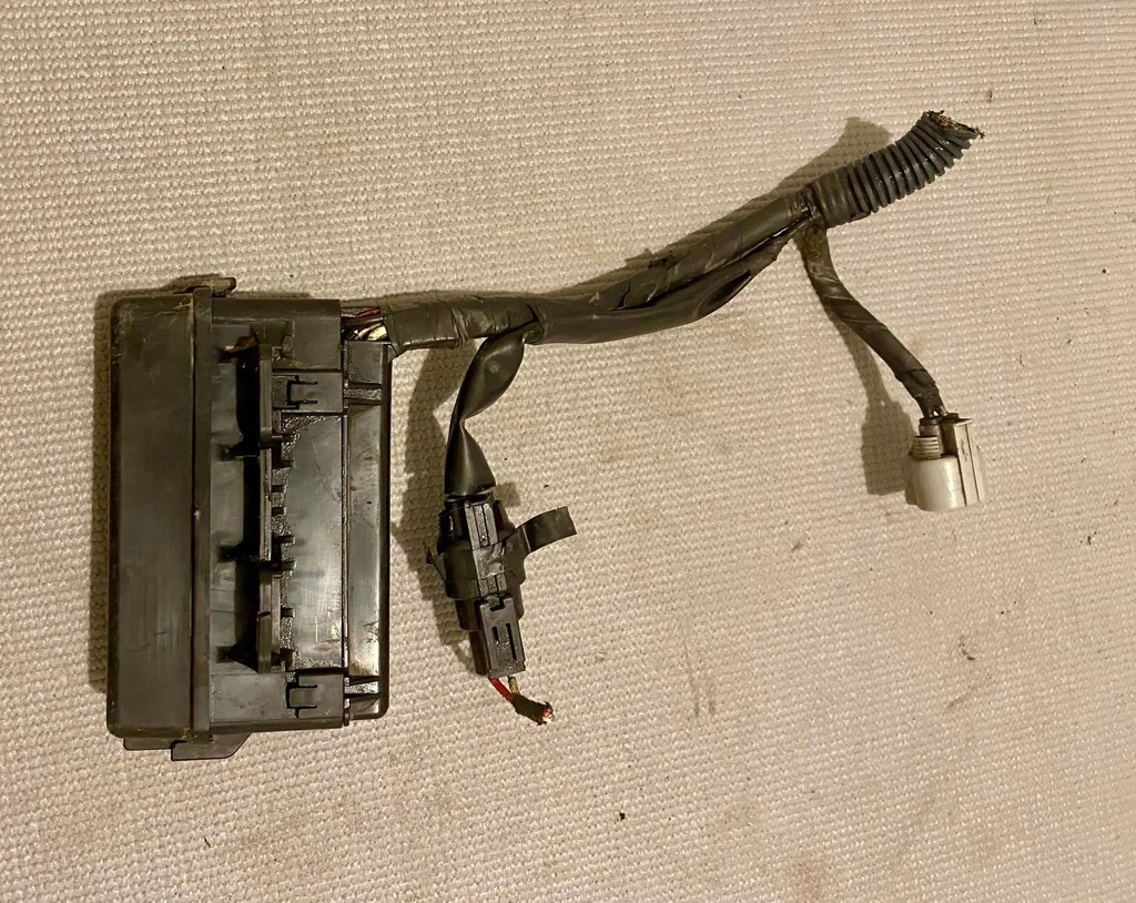 фото №6, Toyota corolla verso ar10 2007 коробка запобіжників малий