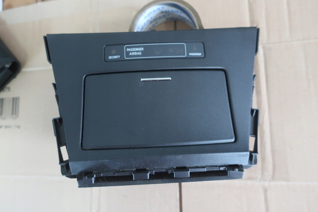 фото №1, Toyota avensis t27 бардачок пепельница europa 09-11