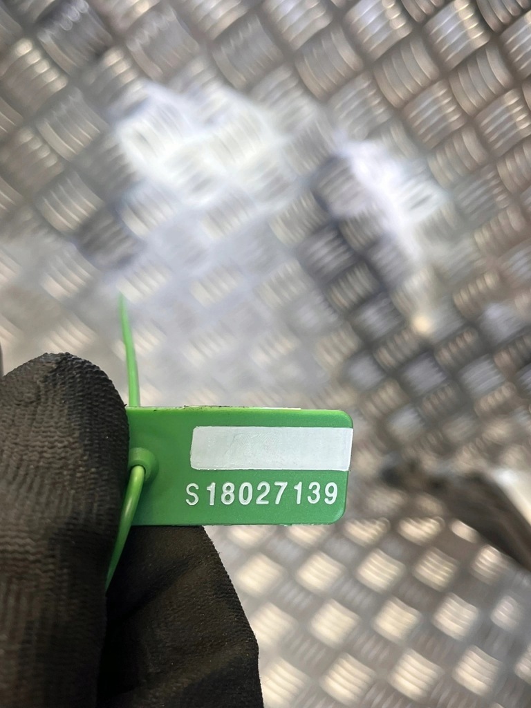 фото №15, Pas передний усилитель renault megane v 5 e-tech