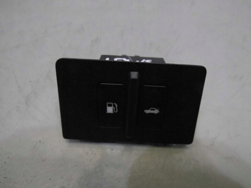 фото №1, Панель открывания крышка заливной топлива lexus is 220