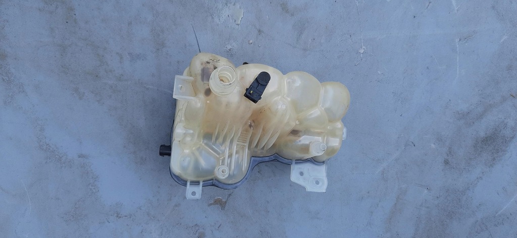 фото №7, Бачок расширительный jaguar xe yc15-8b099-aa