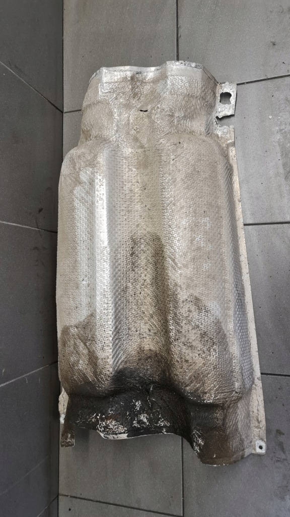 Купити Накладка теплова вихлоп bmw e65 рестайлінг  3.0d 7036674