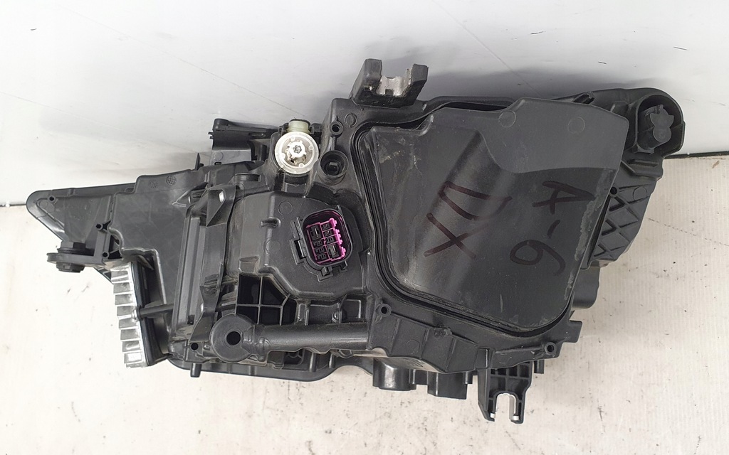 фото №10, Audi a6 c8 лампа перед правая led оригинал europa