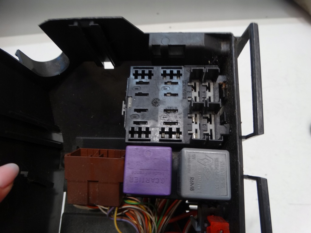 фото №10, Коробка предохранителей renault twingo 7700410066