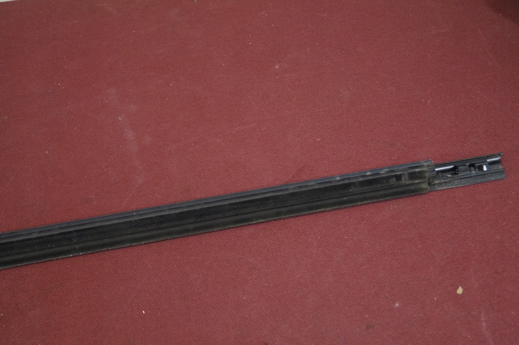 фото №7, Молдинг уплотнитель правый задняя kia sportage iii 10-r