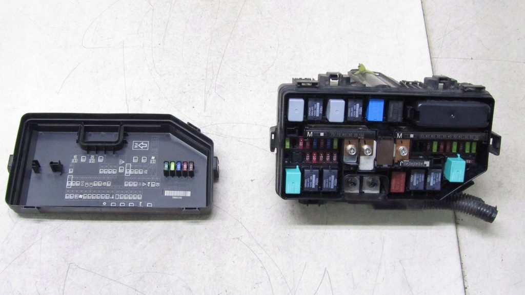 фото №1, Honda cr-v iv 2.2 коробка предохранителей 12-