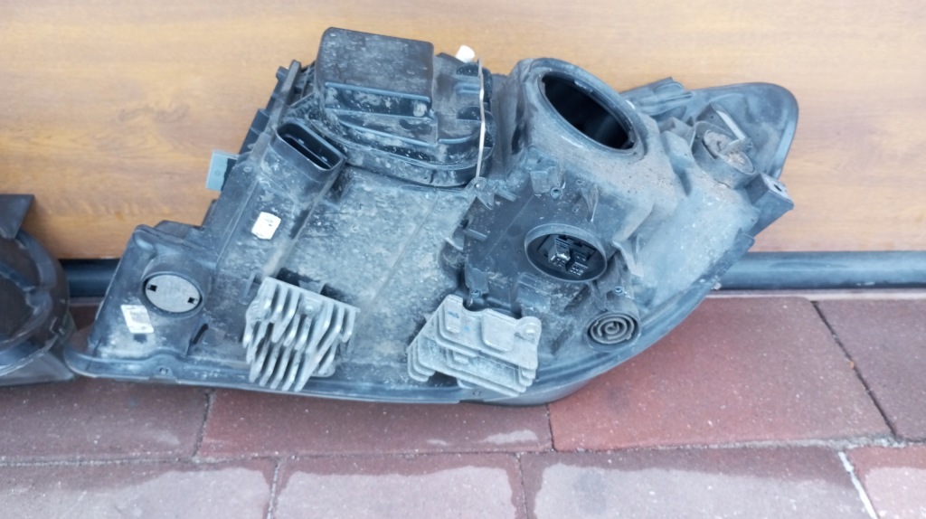 Bmw x1 e84 рестайлінг  2012-2015--lampa ліва-права bi ксенон поворотний lci 7290251 Доставка