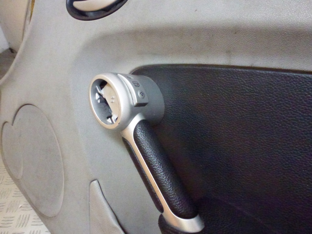 фото №3, Обшивка правый mercedes slk w171 r171