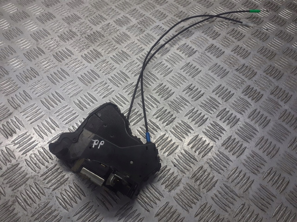 фото №1, Замок правий перед toyota avensis t25 2pin
