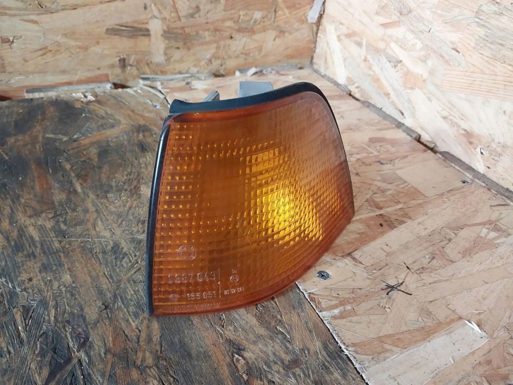 Купити Поворотник лівий перед передній bmw e36 sedan 1387043 оригінальний