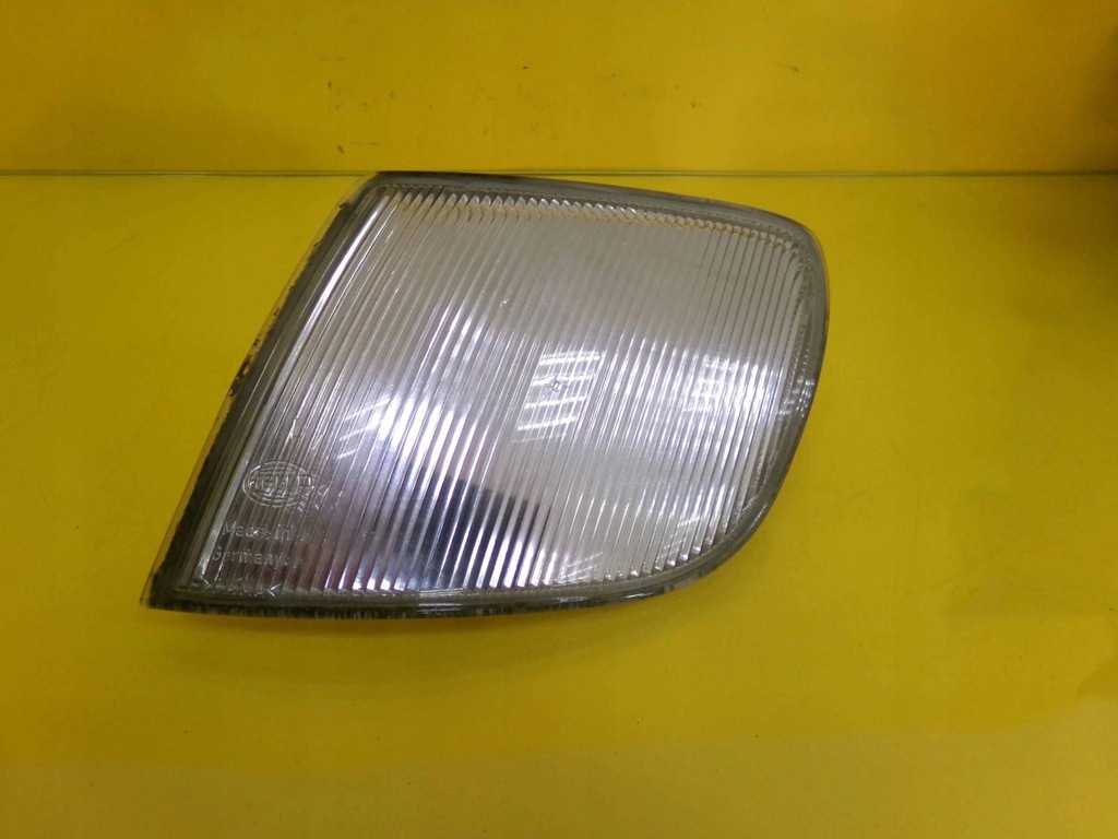 фото №1, Отражатель передний volkswagen passat b4 3a0941067 nr33