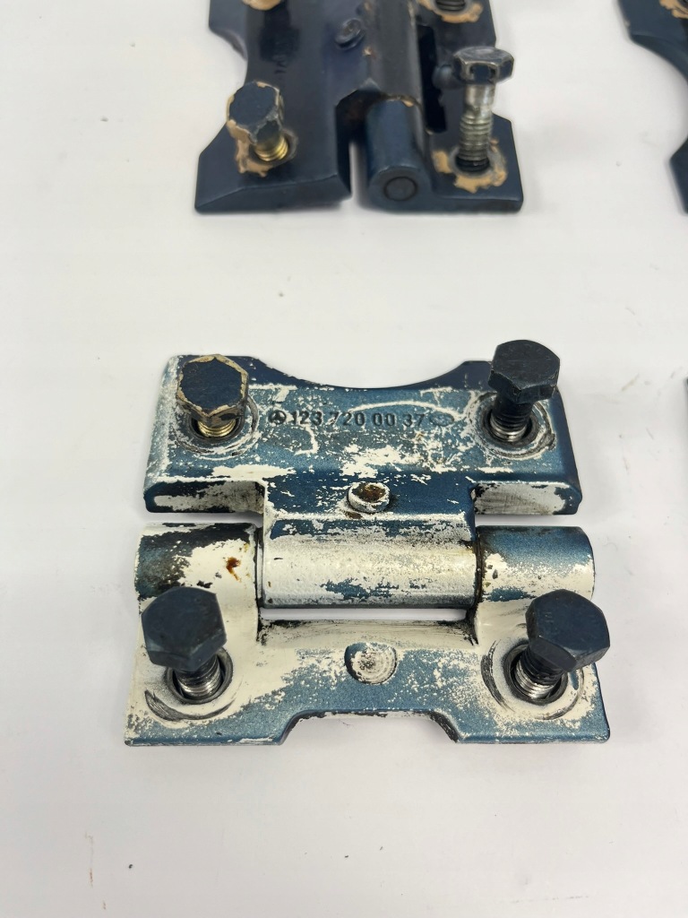 фото №3, Петля петли дверь правый левый mercedes w126 1237200037