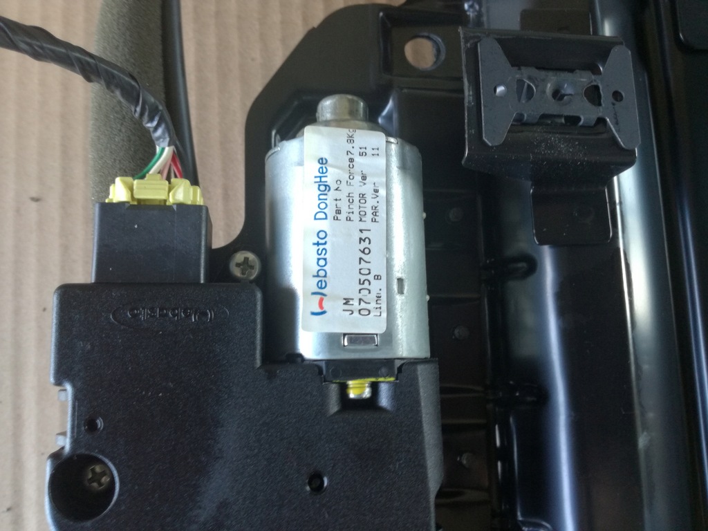 фото №5, Hyundai tucson i 2004- 2010 rok люк