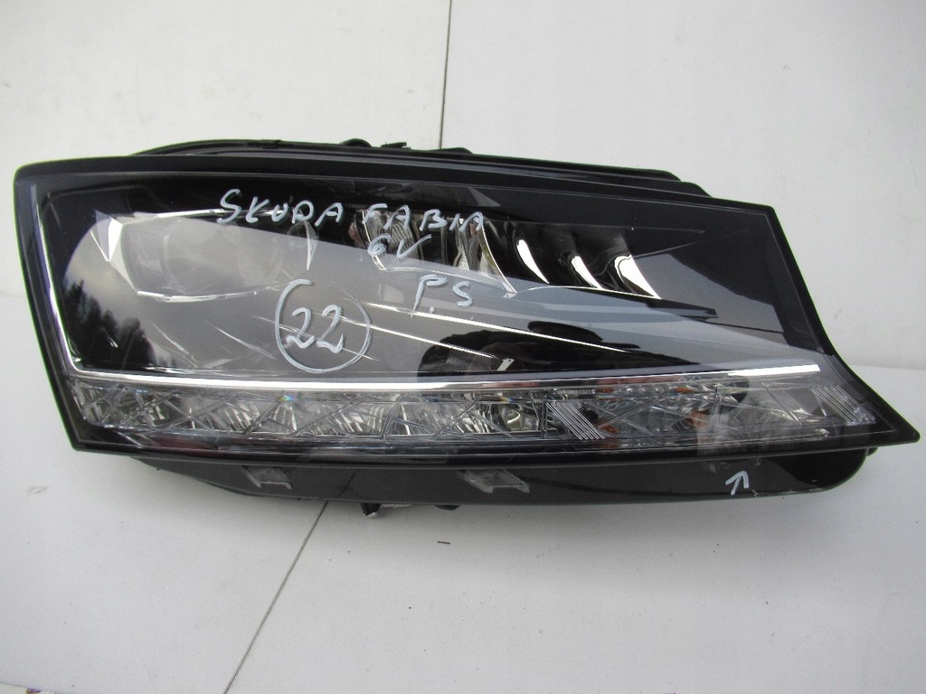 фото №1, Skoda fabia 3 6v lift full led лампа 6v1941016e