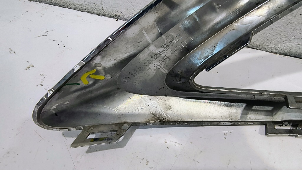 Купити Молдинг хром бампера перед mercedes gla ii w247