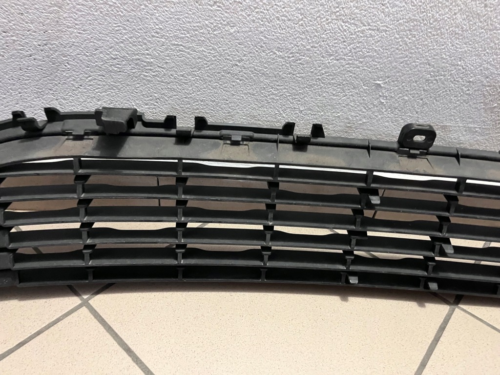 Решётка бампера средняя передняя перед opel corsa f Цена