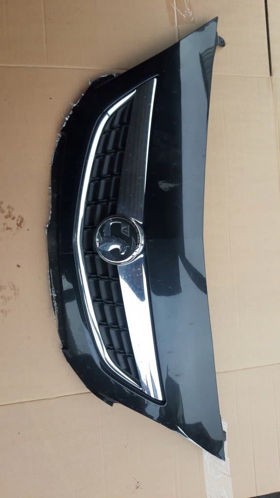 фото №1, Решётка радиатора astra j