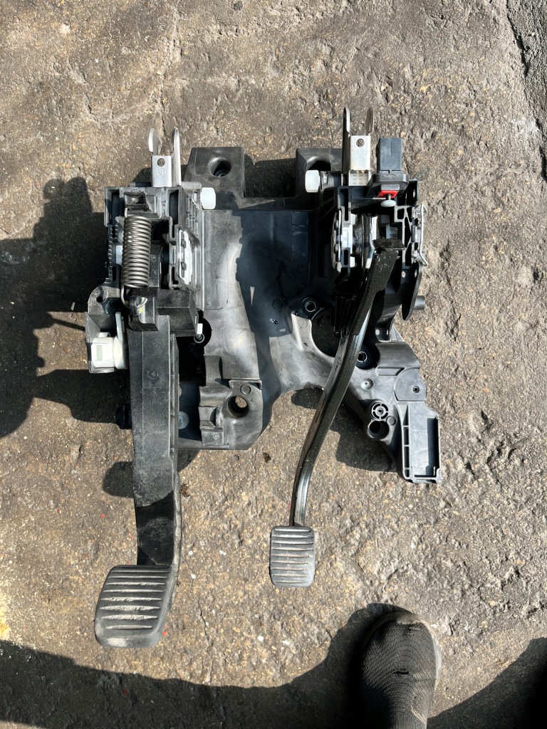 фото №1, 44 opel meriva b педаль зчеплення гальма 14362473