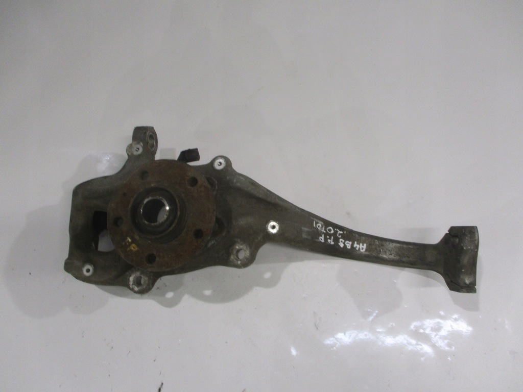 фото №1, Поворотный кулак левый перед audi a4 b8 2.0 tdi