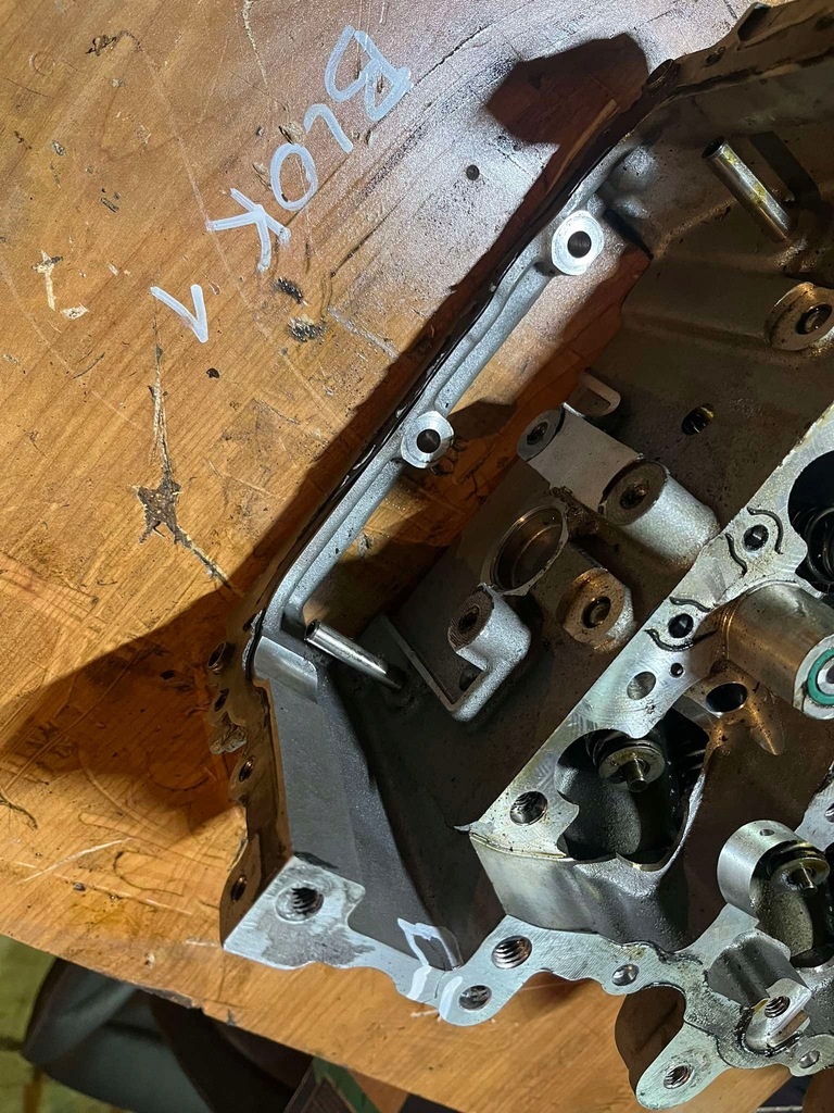 фото №6, Головка цилиндров a1330160900 w176 w117 w156 a45 cla45 gla 2.0 amg mercedes