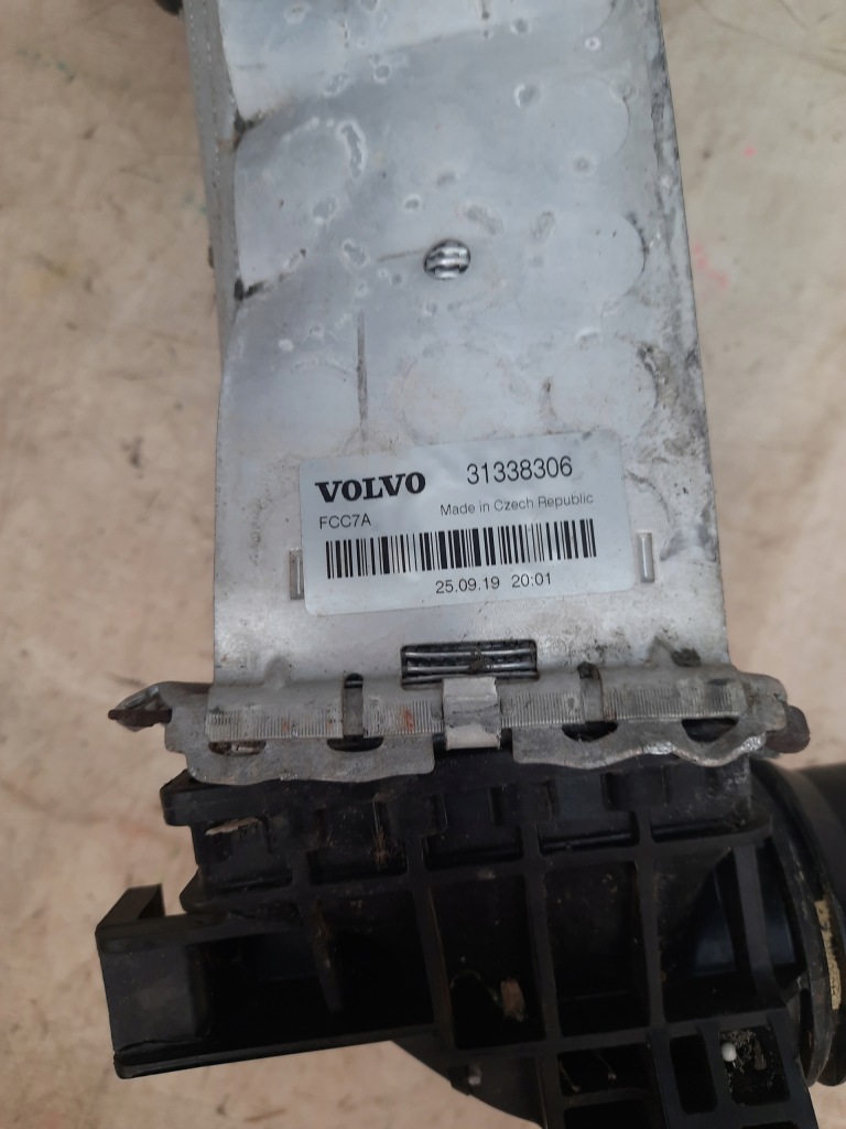 Купити Volvo xc90 16- інтеркулер америка 31338306