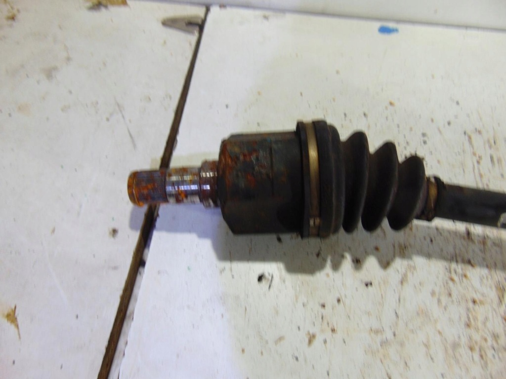 Приводной вал правый  hyundai sonata 2.0 crdi Оригинал