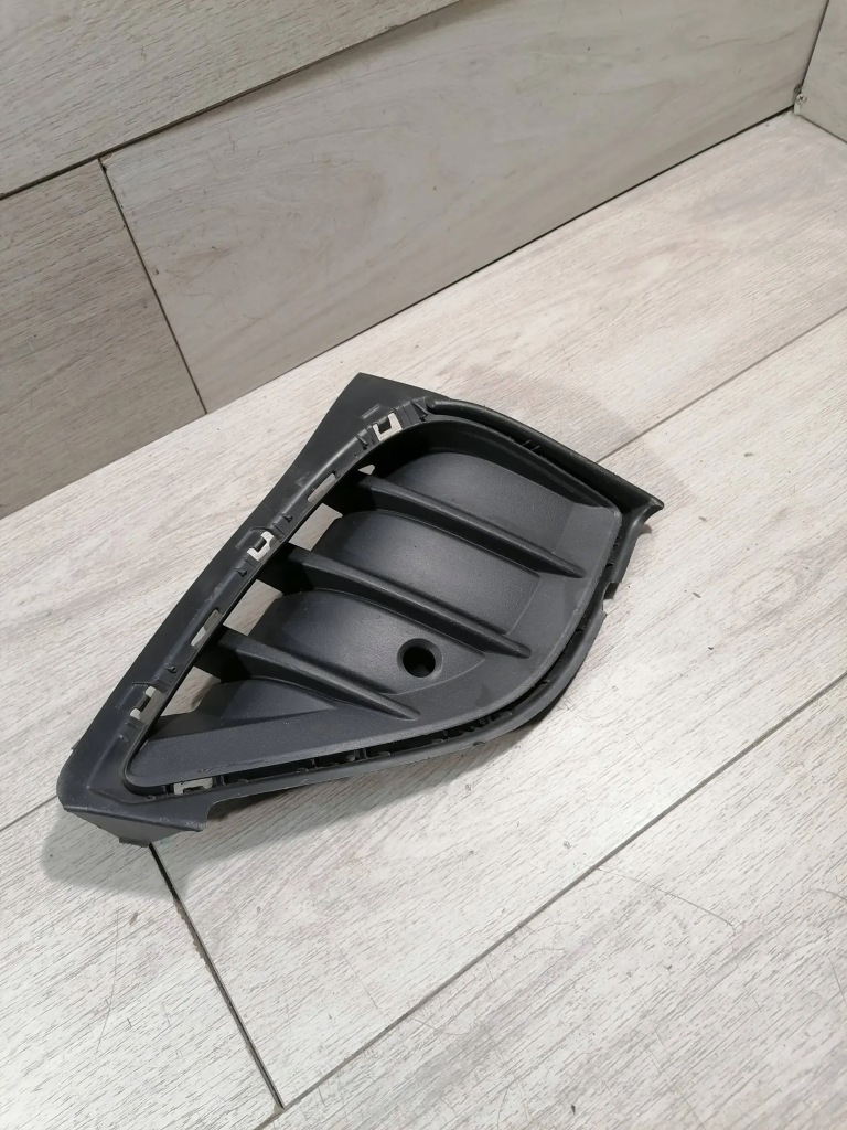 фото №1, Id4 решітка бампер правий перед 11a807820