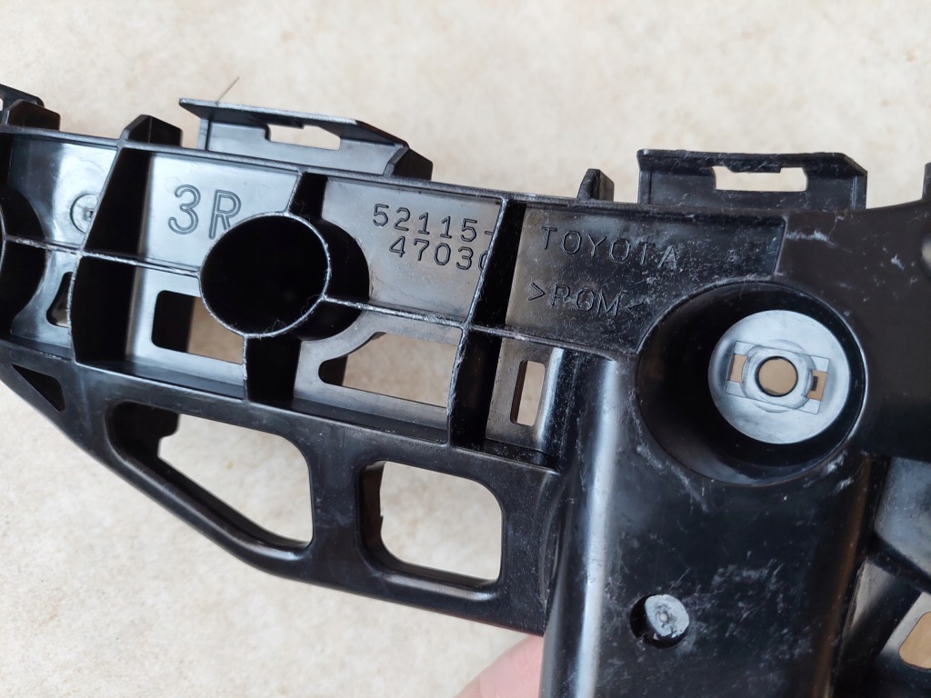 Направляющая крыла - правый перед - toyota prius plus - 12-21 Недорого