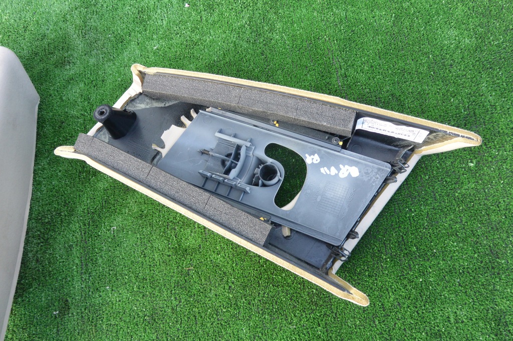 фото №9, Защита стойка середина maserati quattroporte vi