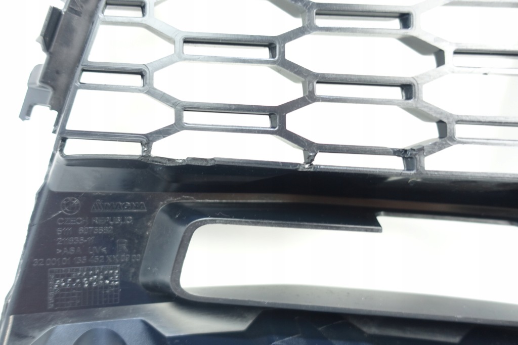 Решётка бампера правый  перед bmw x1 f48 рестайлинг  m-pakiet 8075882 с Разборки