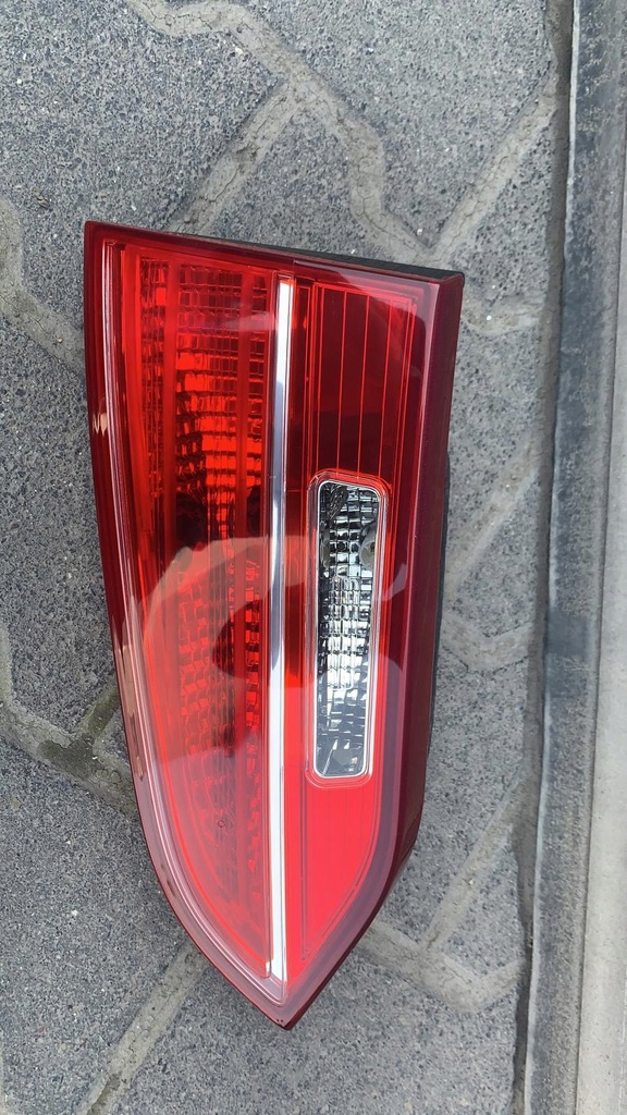 фото №1, Hyundai santa fe 2012-2015 лампа w крышка задняя правая