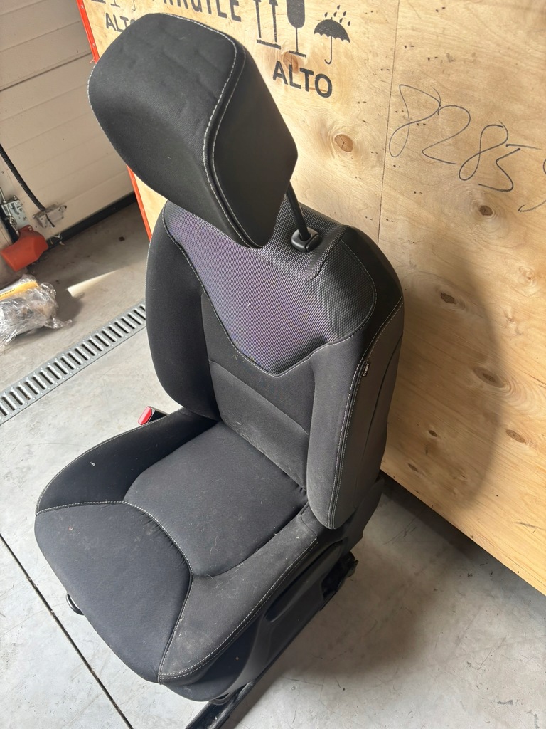 фото №2, Сиденье водителя renault clio iv