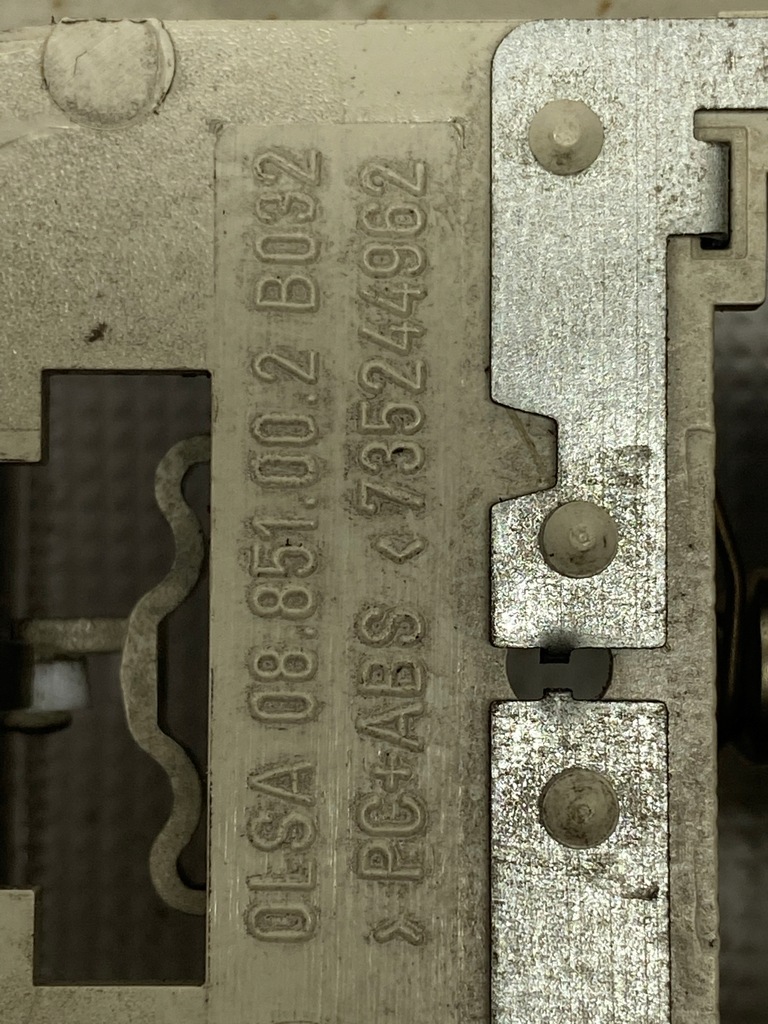 фото №3, Alfa romeo 147 освітлення кабіни лампа 08851002