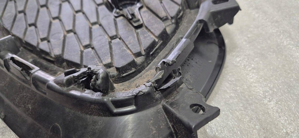 фото №14, Решётка левая бампера перед jaguar f-pace