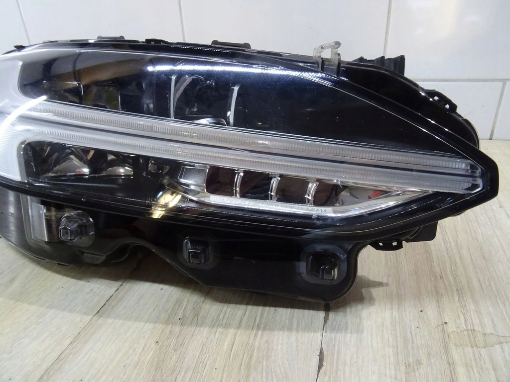 фото №9, Volvo s90, v90 2016 правая сторона лампа передняя